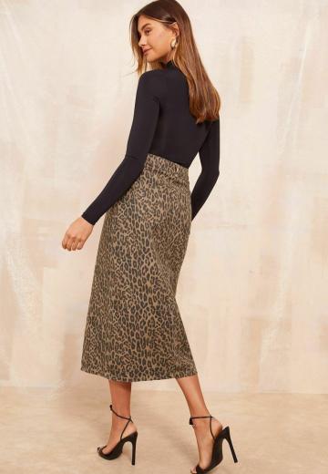 Юбка с накладными карманами