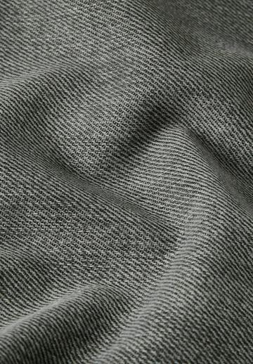 Короткие джинсы