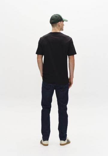 Узкие джинсы