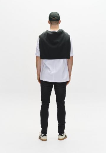 Узкие джинсы