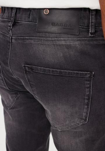 Узкие джинсы