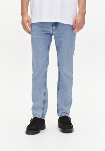 Узкие джинсы