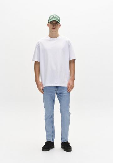 Узкие джинсы