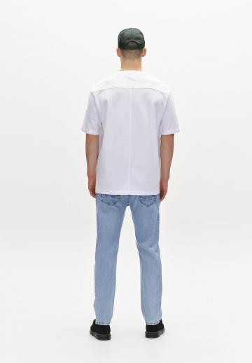 Узкие джинсы