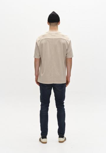 Узкие джинсы