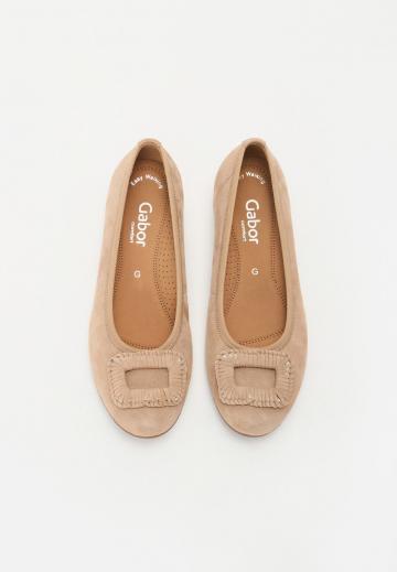 Туфли на танкетке