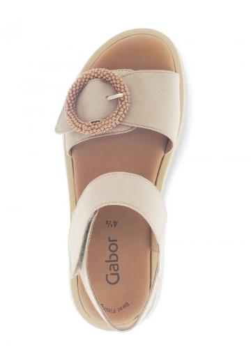 Босоножки на танкетке