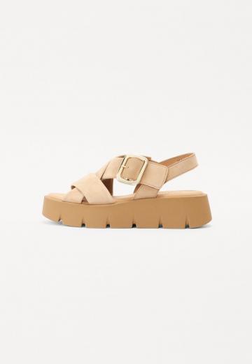 Босоножки на платформе