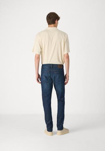 Узкие джинсы