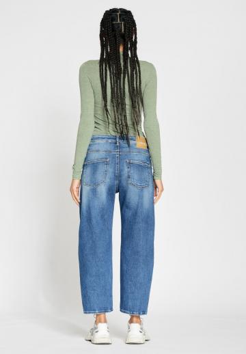 Свободные джинсы