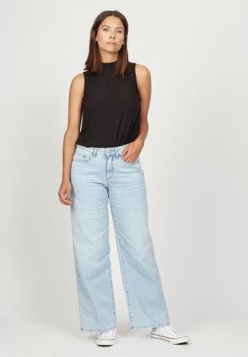 Клешеные джинсы