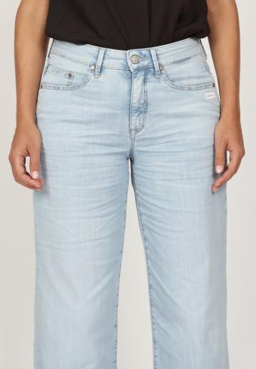 Клешеные джинсы