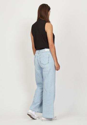 Клешеные джинсы