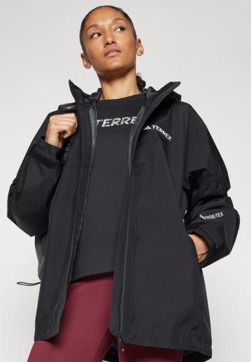 Спортивная куртка