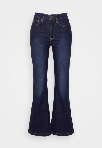 Клешеные джинсы