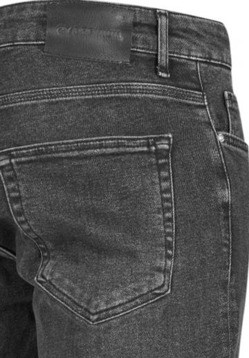 Узкие джинсы