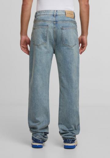 Прямые джинсы