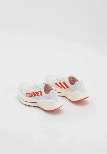 Беговые кроссовки