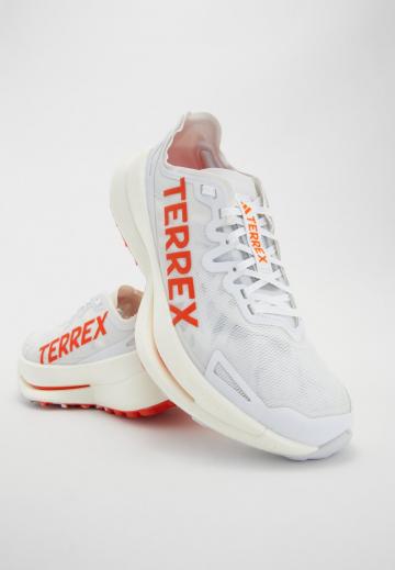 Беговые кроссовки