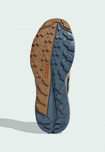 Походные кроссовки