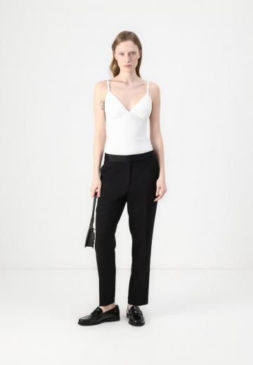 Топ на бретельках