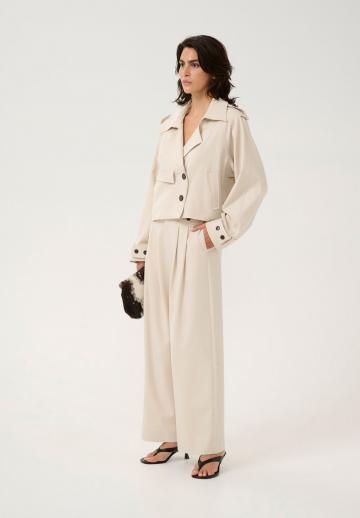 Блейзер с накладными карманами