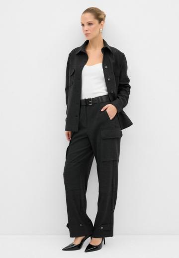 Брюки с накладными карманами