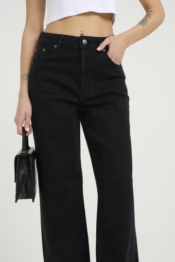 Свободные джинсы