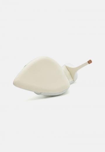 Босоножки на каблуке