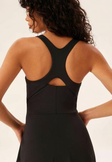 Короткое платье