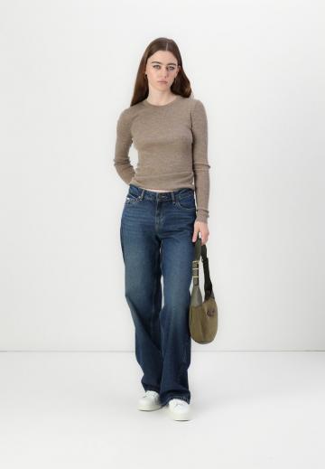 Свободные джинсы