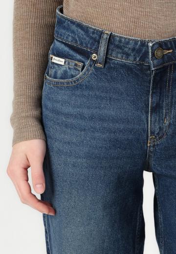 Свободные джинсы