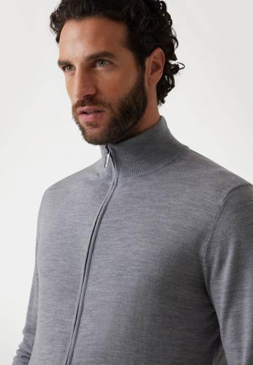 Вязаная кофта