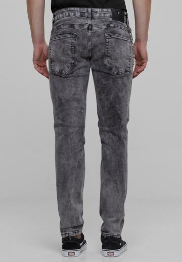 Узкие джинсы