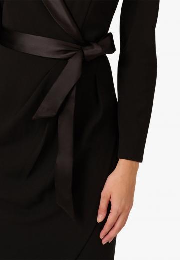 Платье футляр