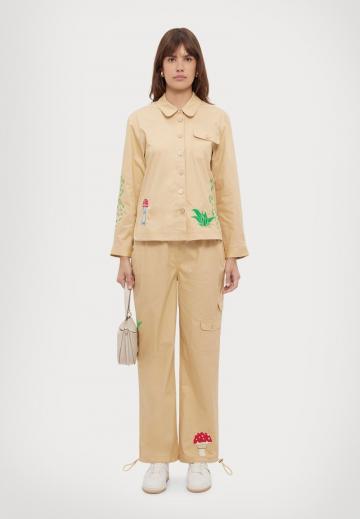 Брюки с накладными карманами