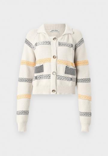 Жаккардовая вязаная кофта