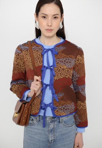 Жаккардовая вязаная кофта
