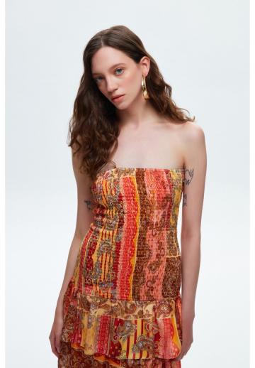 Платье без бретелек