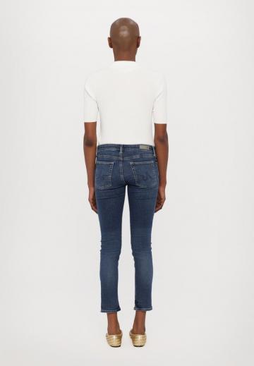 Узкие джинсы