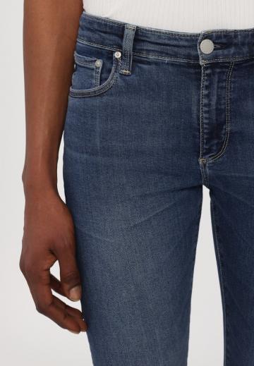 Узкие джинсы