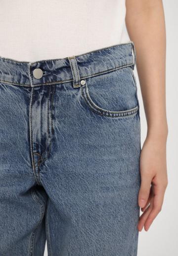 Джинсы бойфренда