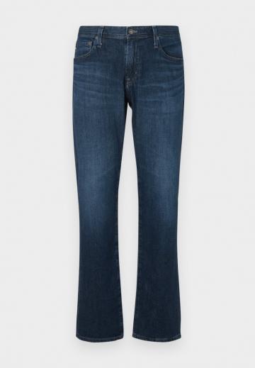 Узкие джинсы