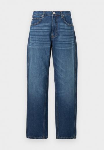 Джинсы бойфренда