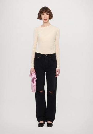 Джинсы бойфренда