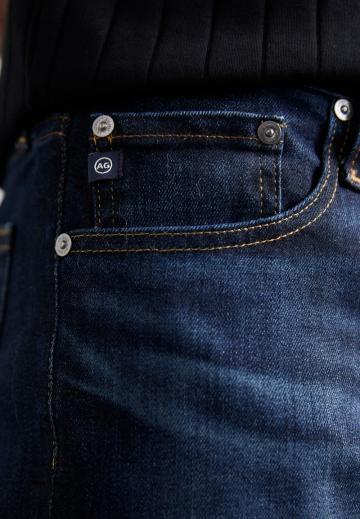 Узкие джинсы