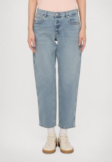 Джинсы бойфренда