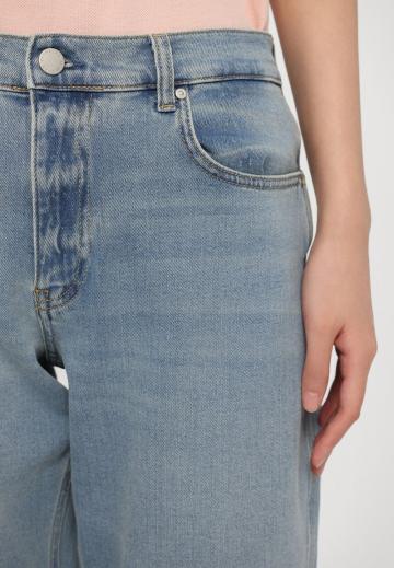 Джинсы бойфренда