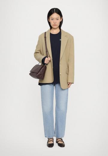 Джинсы бойфренда