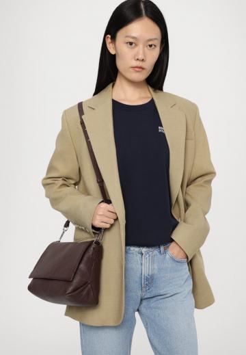 Джинсы бойфренда